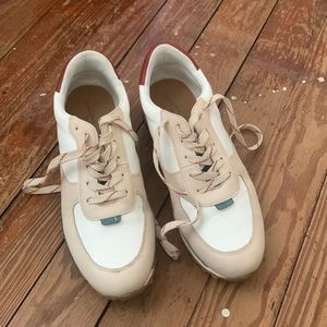 Woman’s Sneaker 10